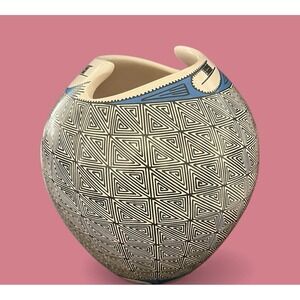 Mata Ortiz Pottery White‎ Clay Geometric Crazy Maze Squares Trini Silveira Vase